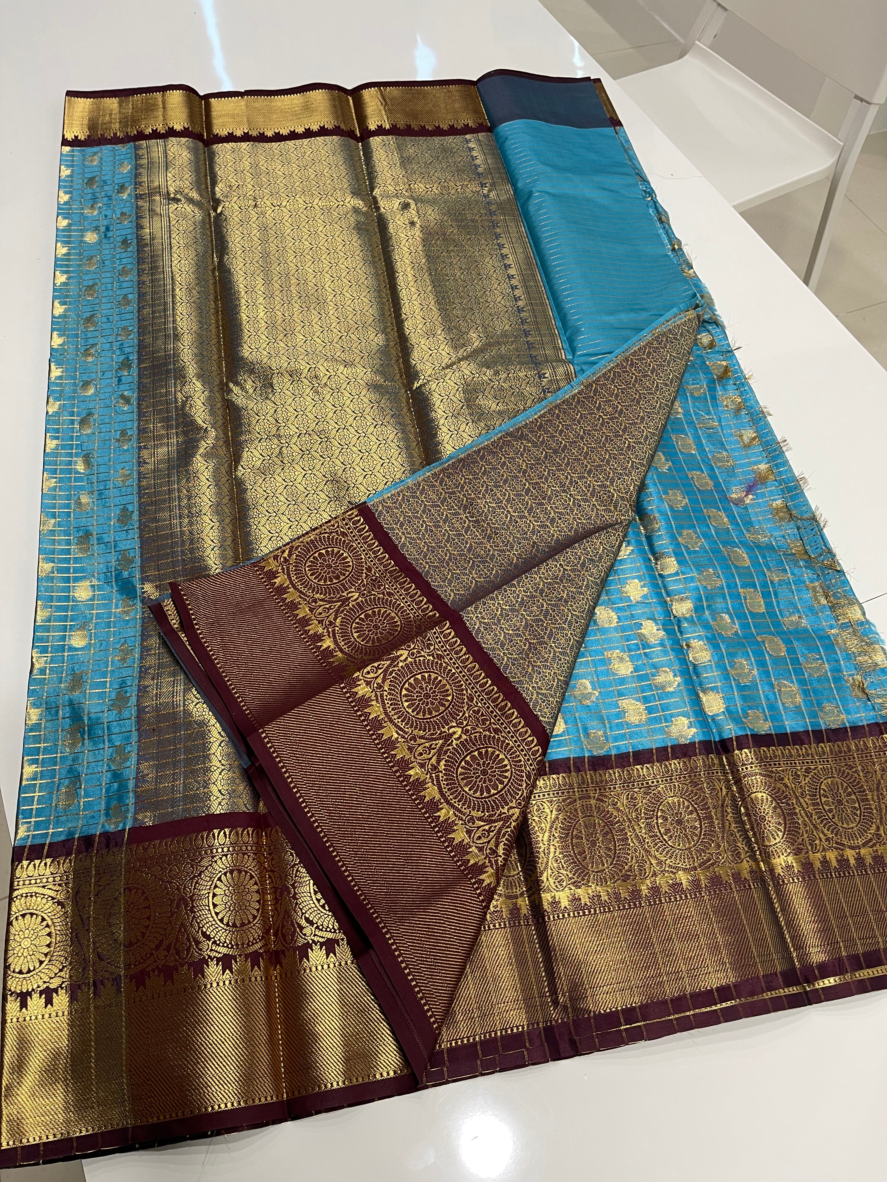 Silk buti