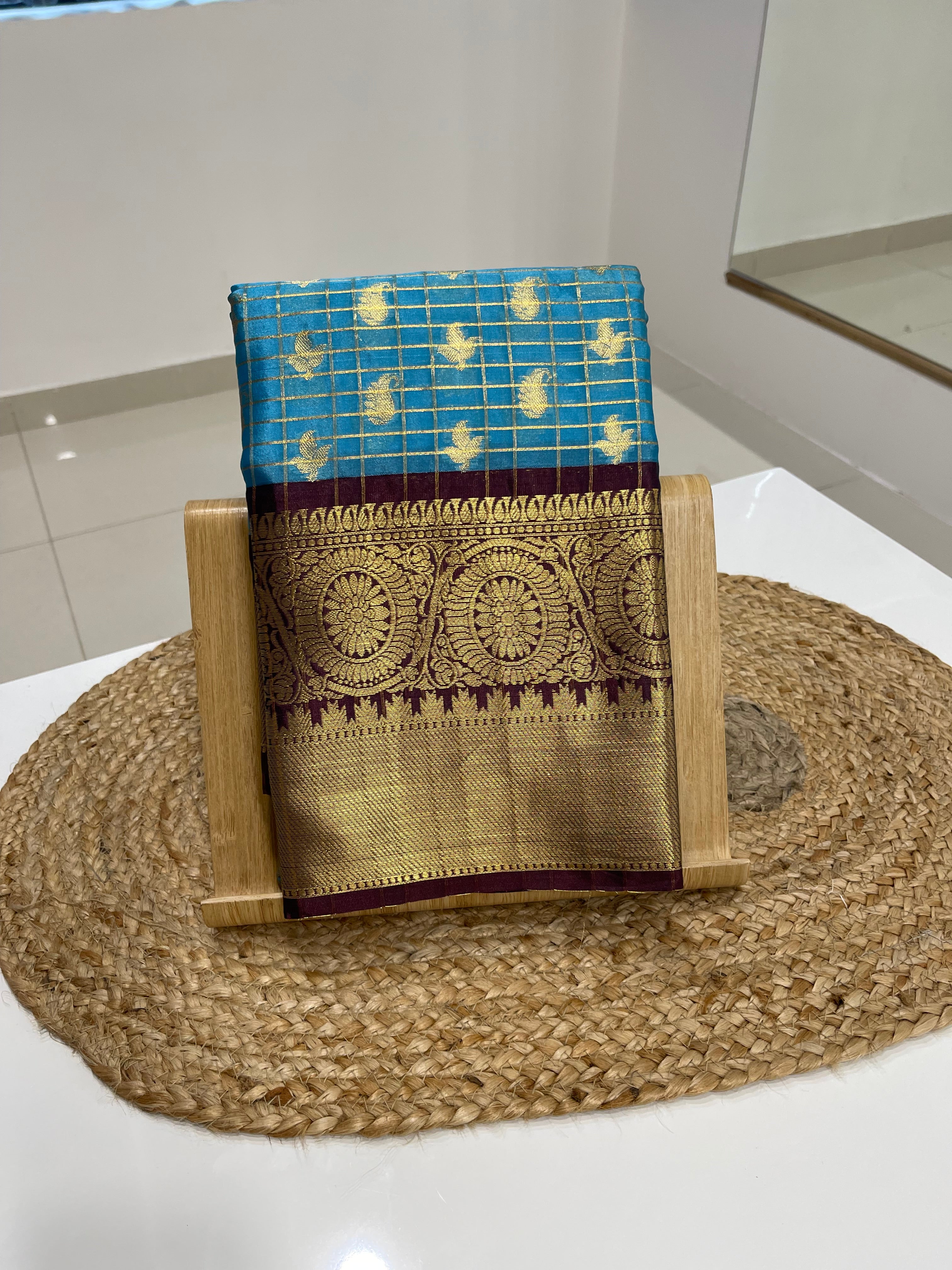 Silk buti