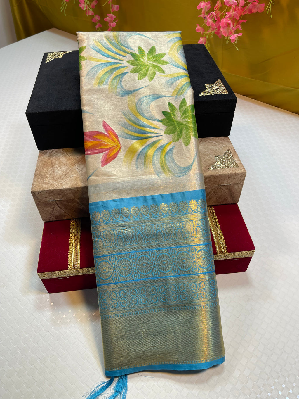 Tissue hand work