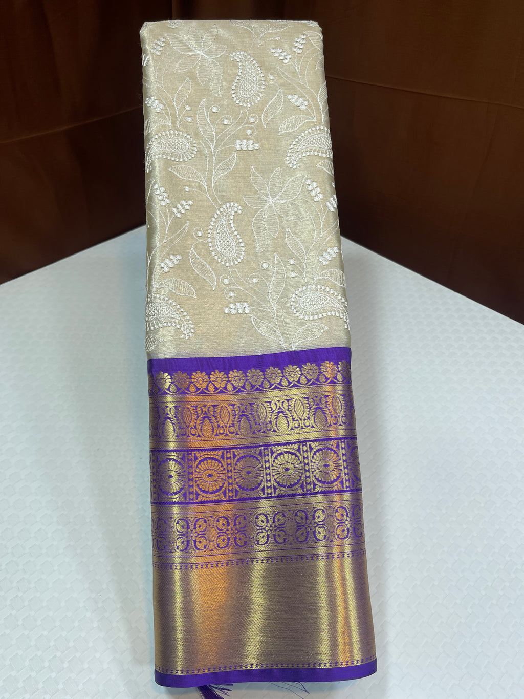 Chikankari work