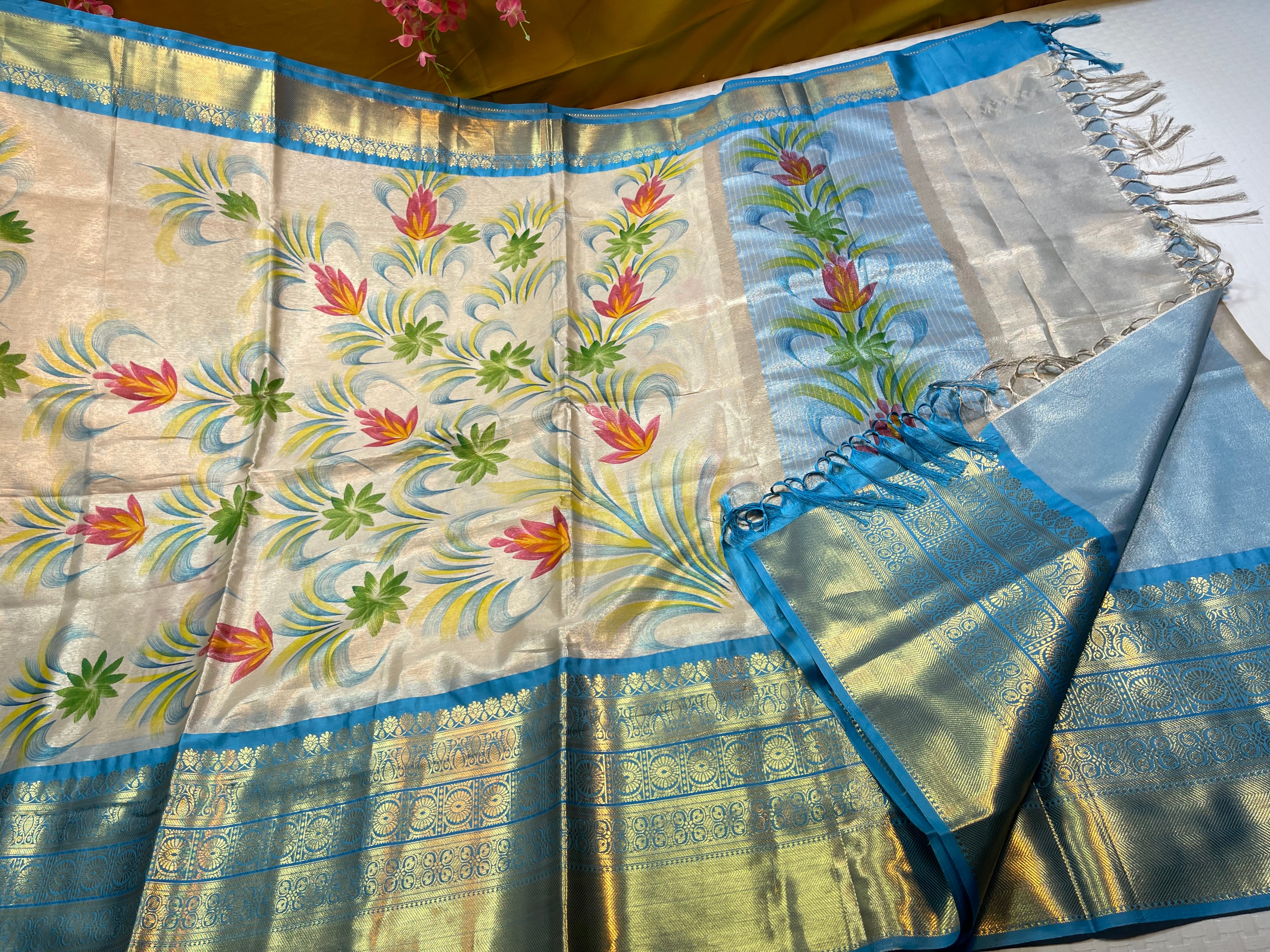 Tissue hand work