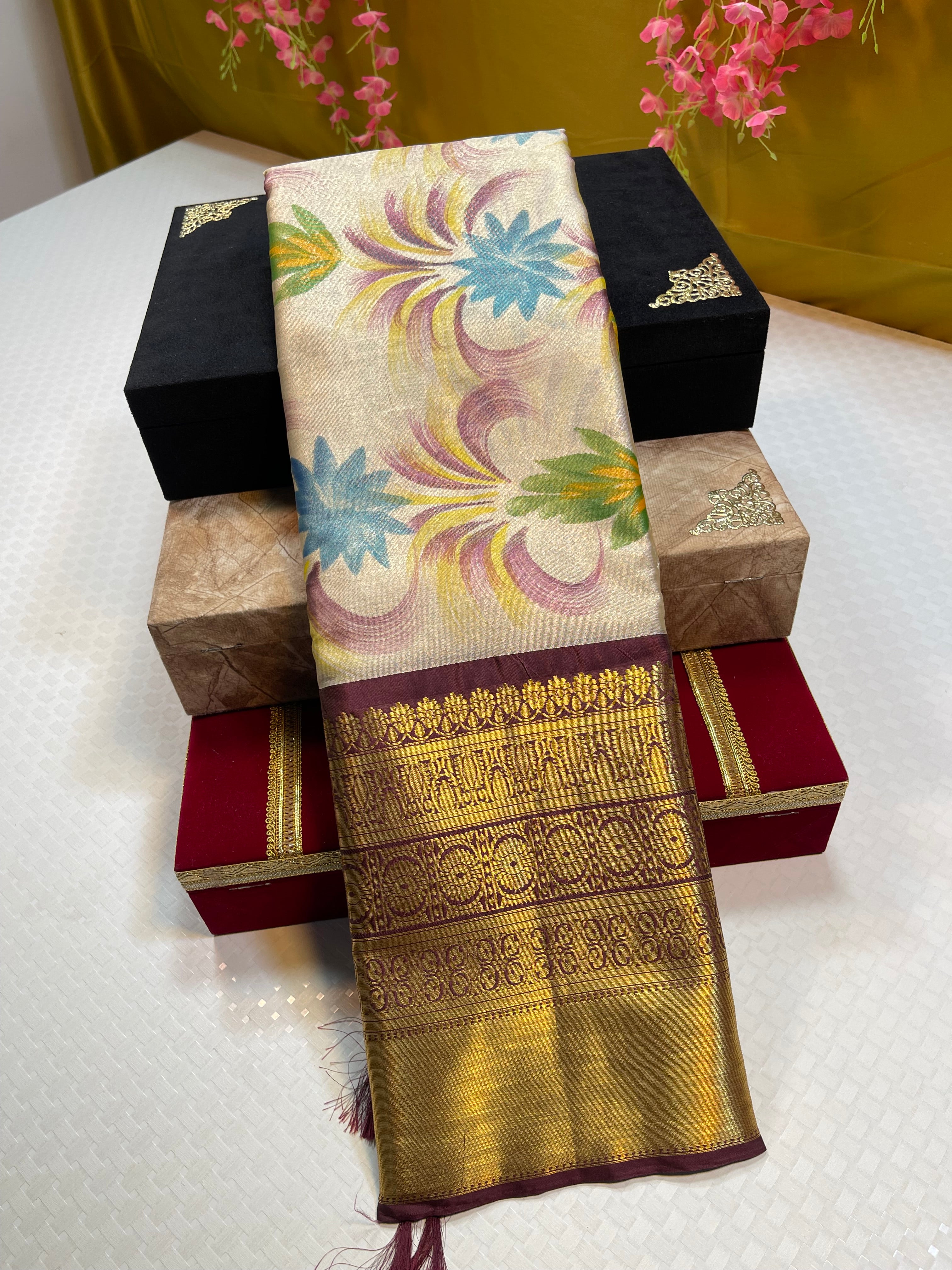 Tissue hand work