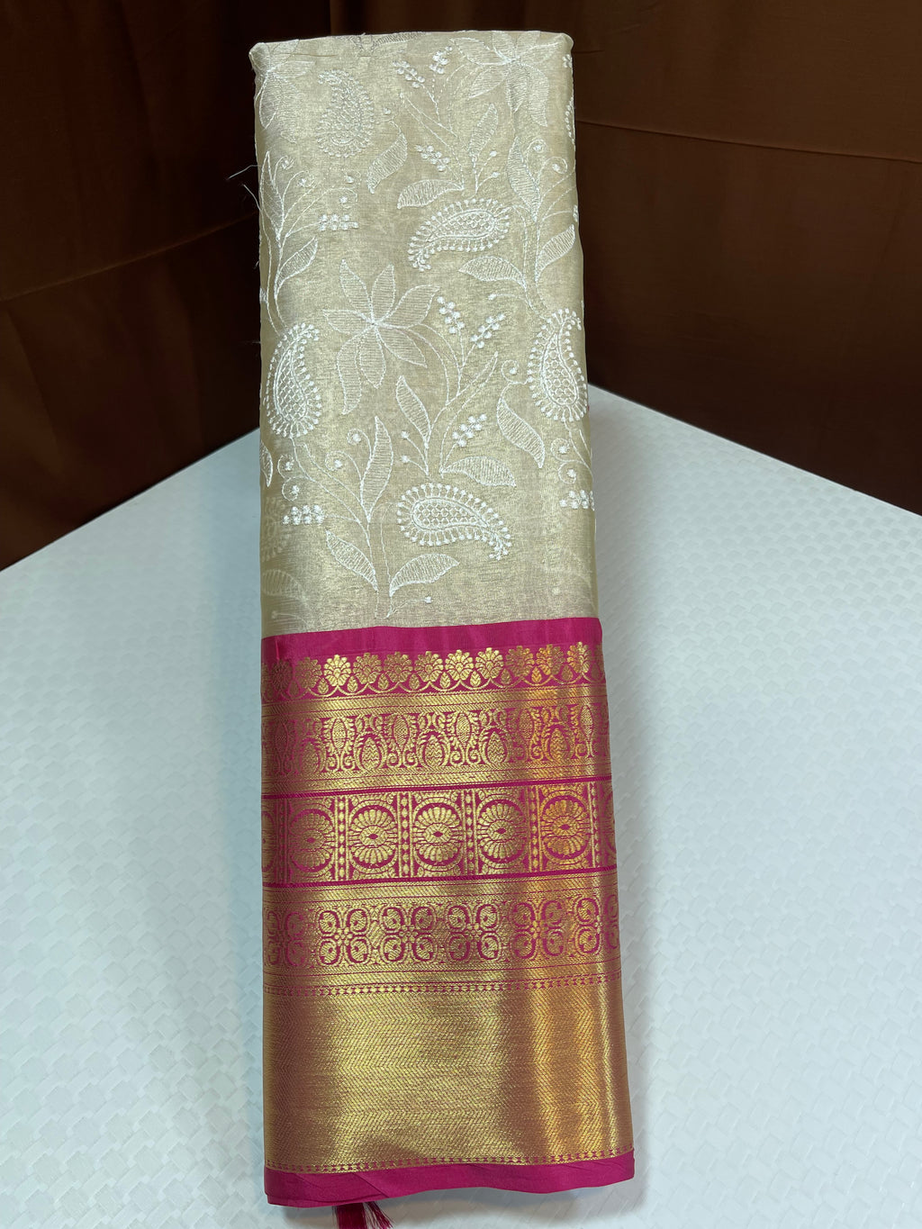 Chikankari work